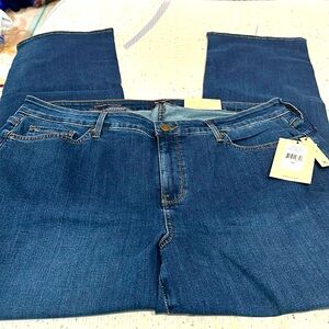 NYDJ women JEANS. NEW